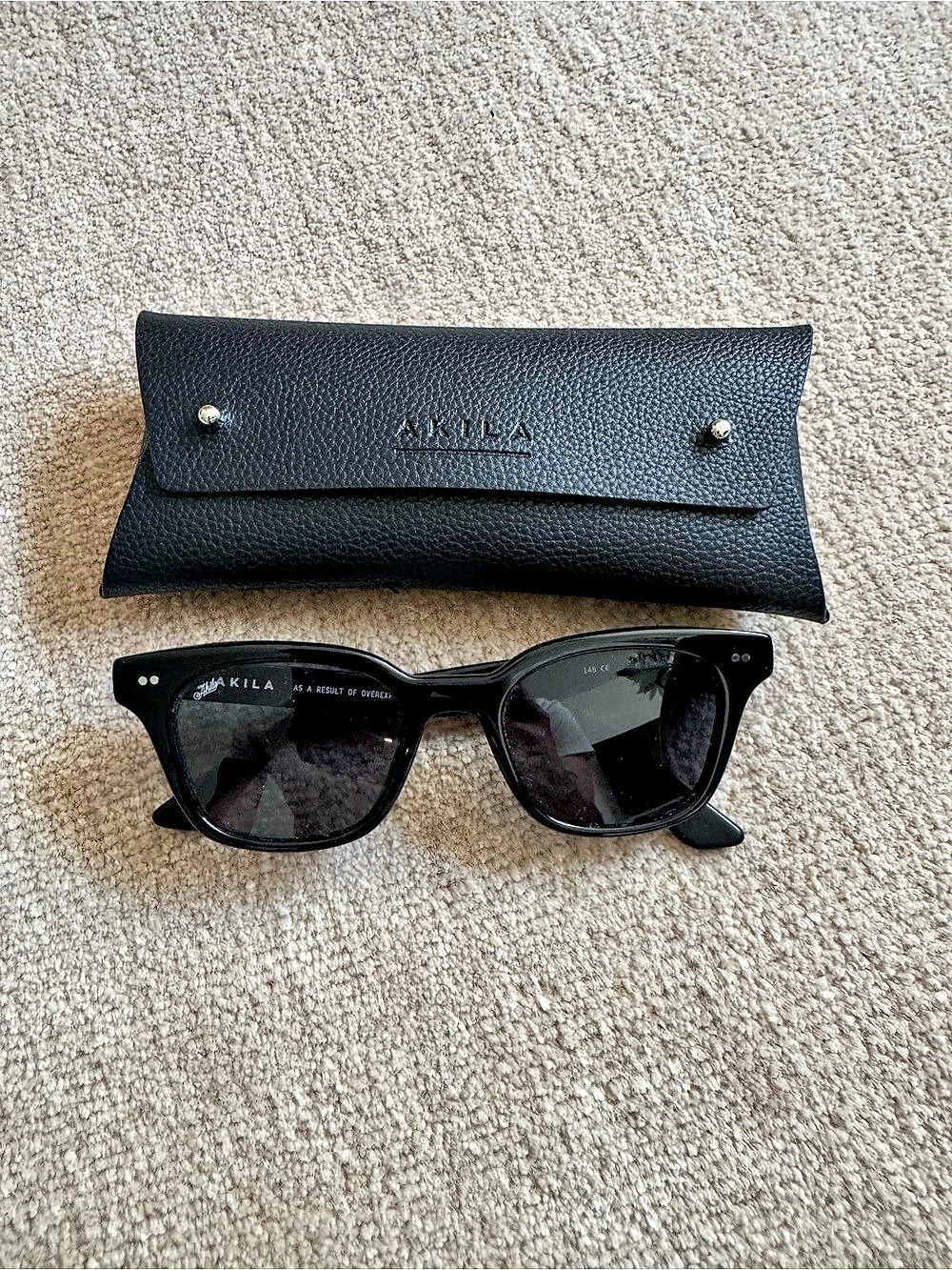 AKILA Hi-Fi Black Sunglasses with Case
